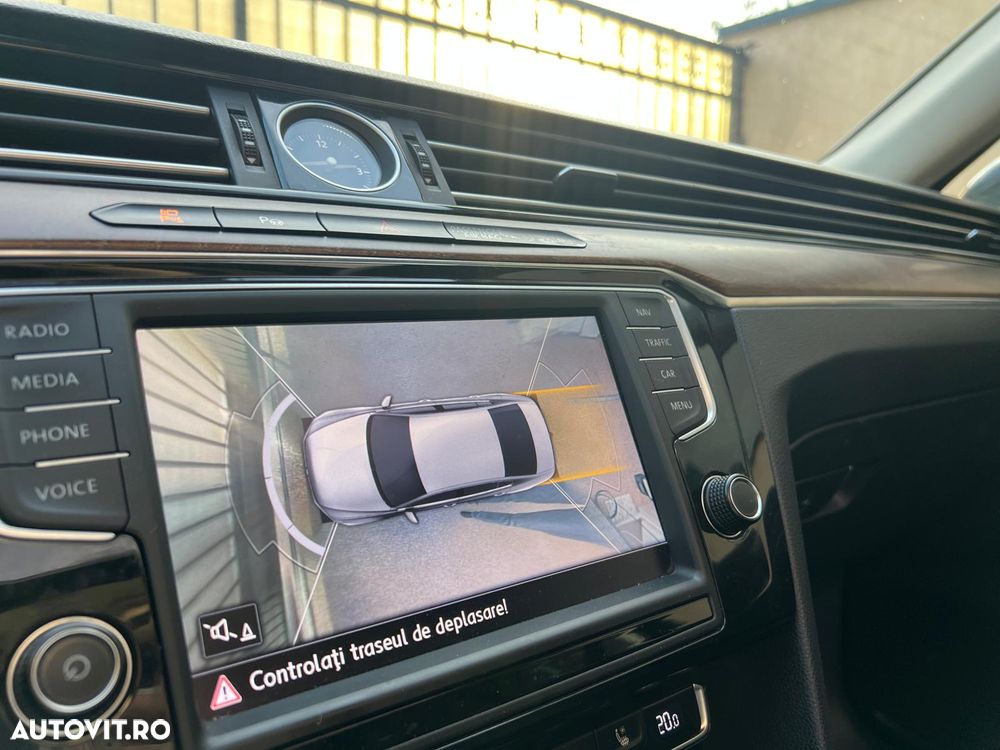 Volkswagen Passat - 30