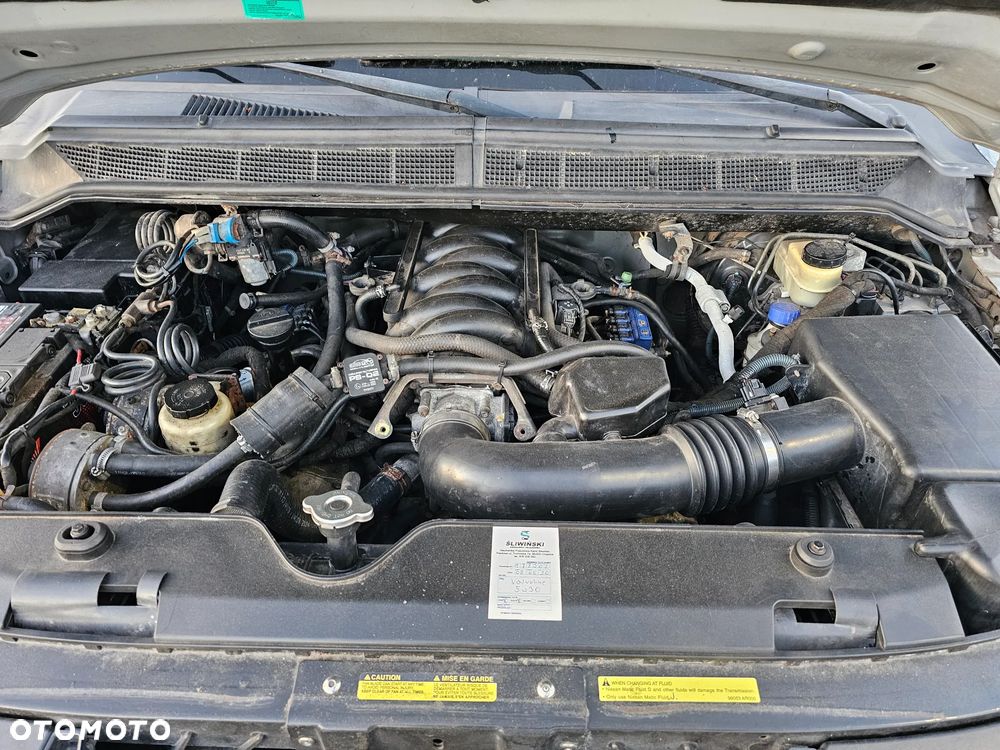 Nissan Titan 5.6 V8 SE Crew Cab - 12