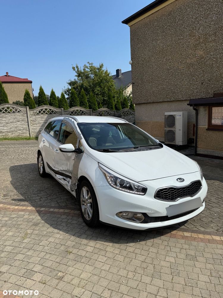 Kia Ceed - 4