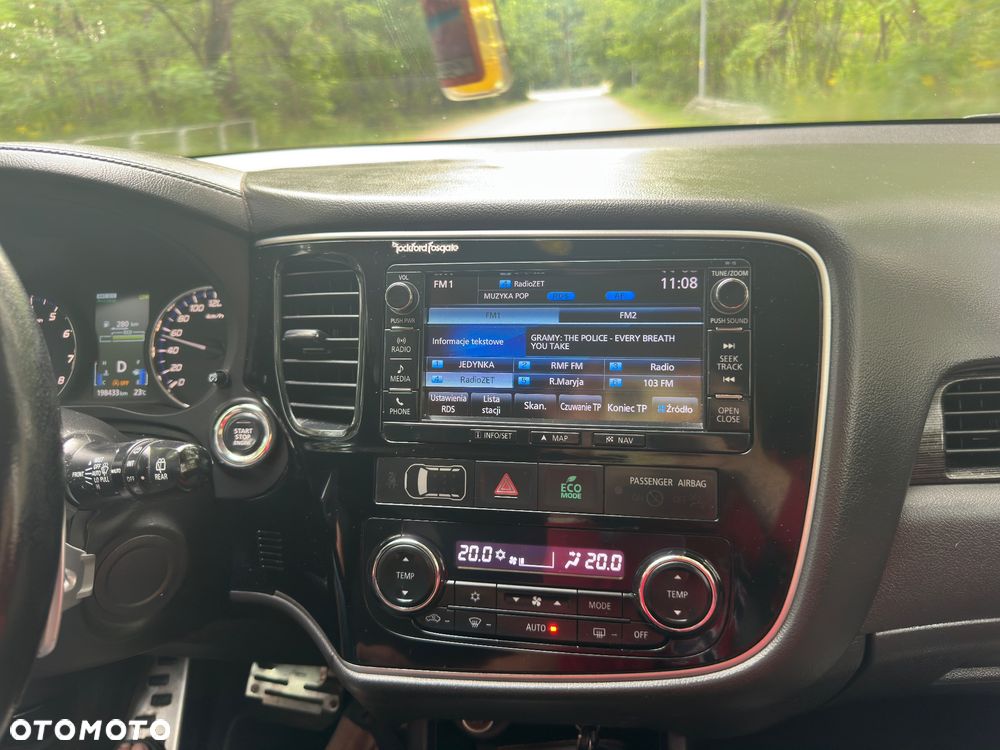 Mitsubishi Outlander 2.0 Instyle Navi 4WD CVT - 12
