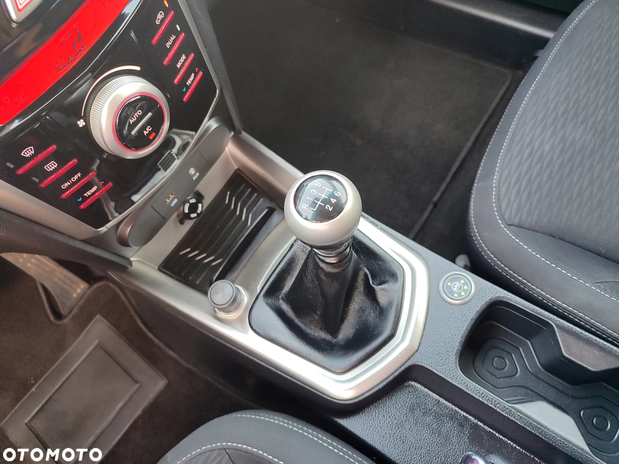 SsangYong/KGM Tivoli 1.6 Crystal Base - 22
