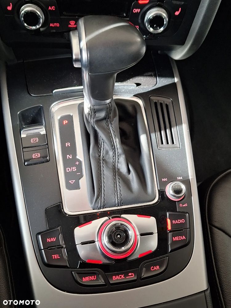 Audi A4 Avant 2.0 TDI DPF clean diesel quattro S tronic S line Sportpaket - 14