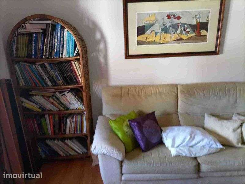 casa na pontinha T2 mobilada, a 6 min. do Metro - Grande imagem: 3/12