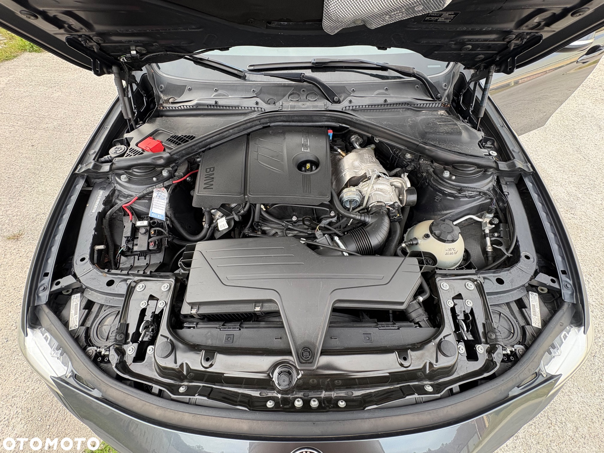 BMW Seria 3 316i Touring - 9