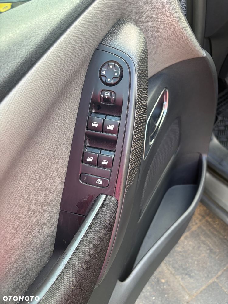 Citroën C4 Picasso 1.6 e-HDi Intensive - 23
