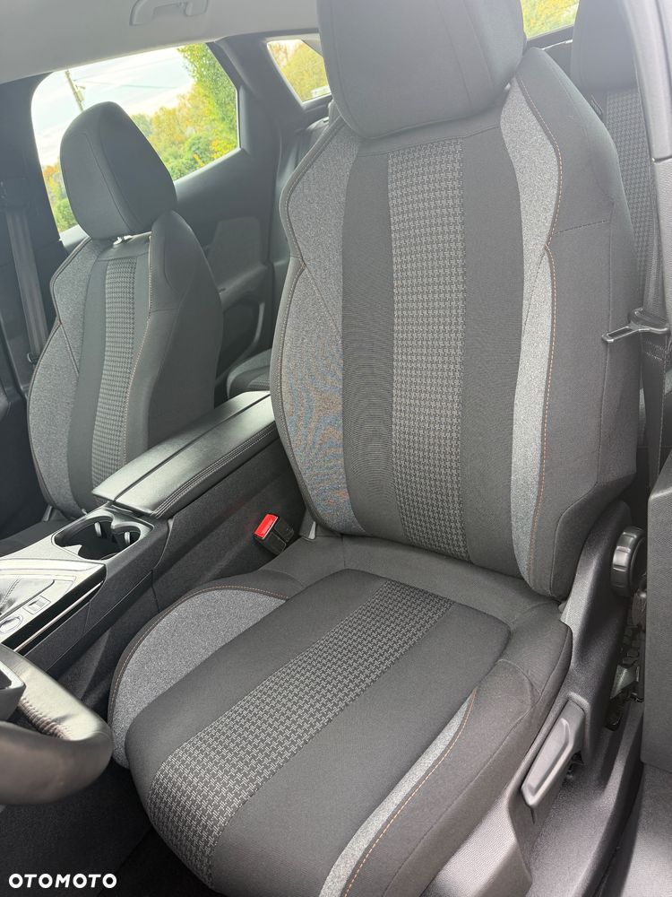 Peugeot 3008 1.2 PureTech Active Pack S&S - 28