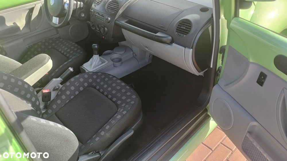 Volkswagen New Beetle 2.0 - 6