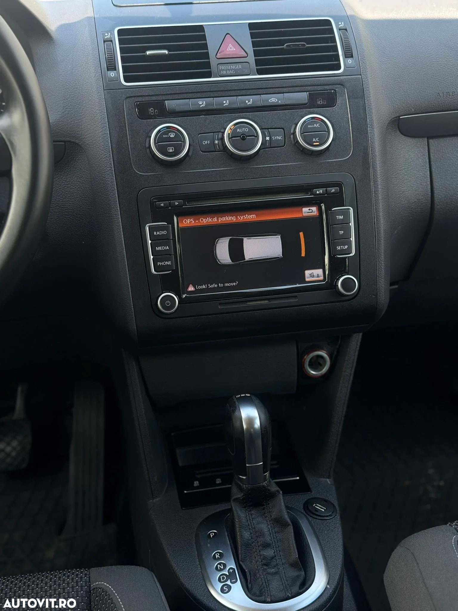 Volkswagen Touran 2.0 TDI DSG Comfortline - 38