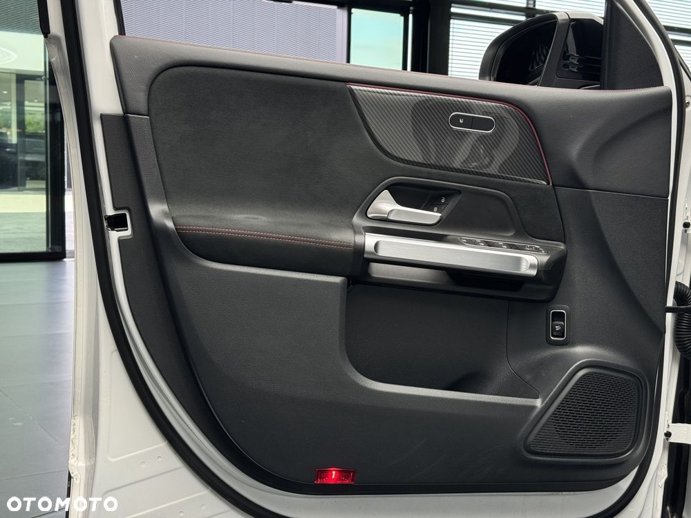 Mercedes-Benz GLB 200 AMG Line 7G-DCT - 14
