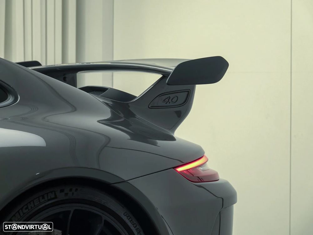 Porsche 911 Série F - 4