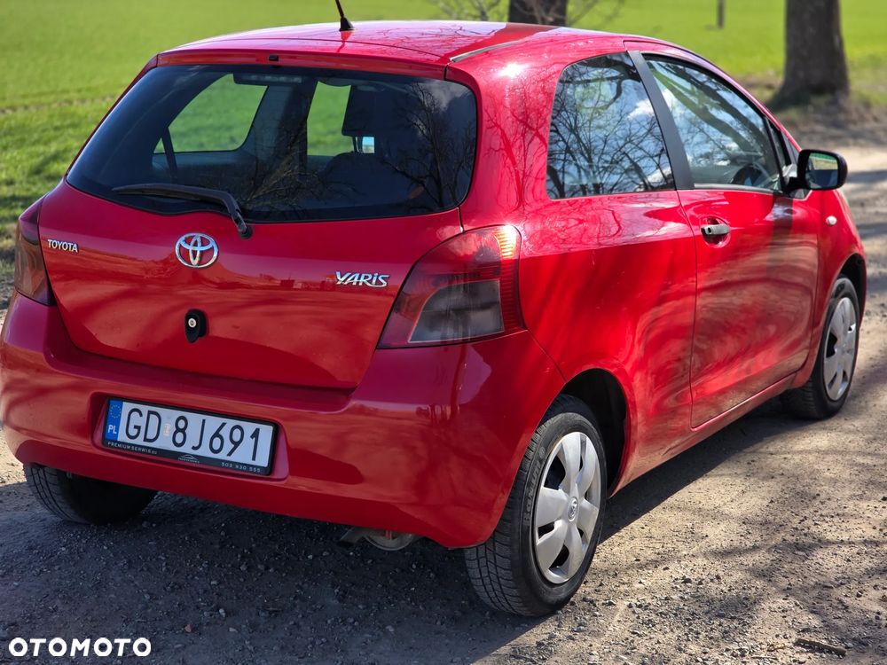 Toyota Yaris 1.0 Luna EU5 - 5
