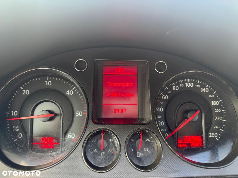 Volkswagen Passat 2.0 TDI Comfortline - 6