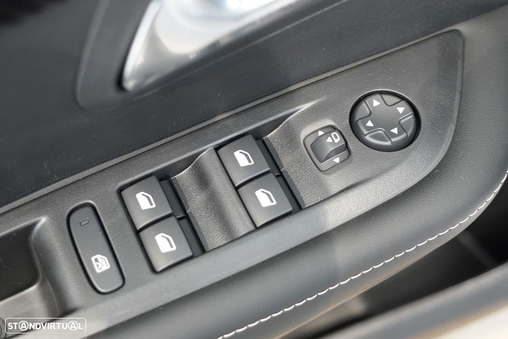 Peugeot e-208 50 kWh Allure - 21