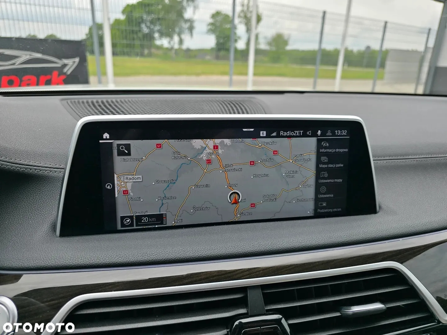 BMW Seria 7 750i xDrive sport - 36