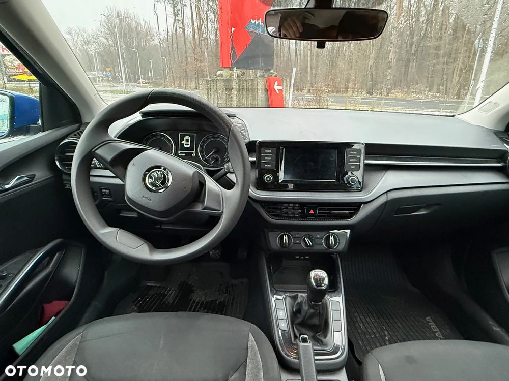 Skoda Fabia 1.0 Essence - 11