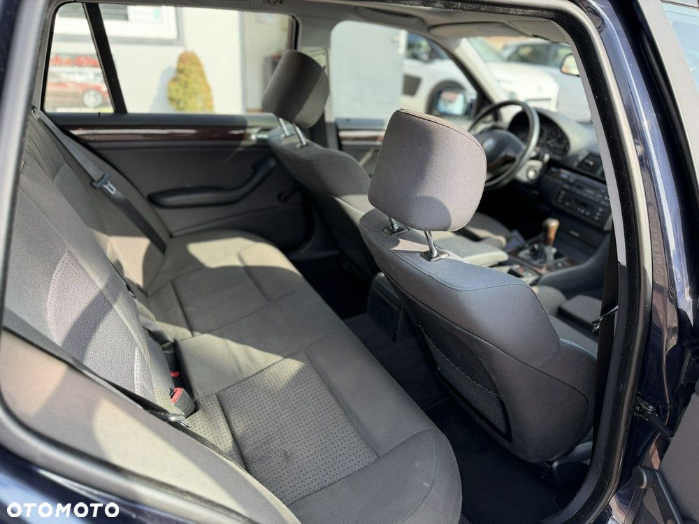 BMW Seria 3 318i - 27