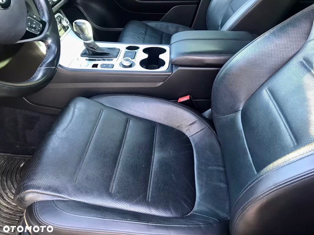 Volkswagen Touareg - 11