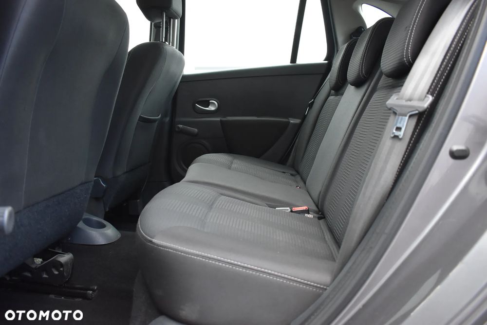 Renault Clio - 26
