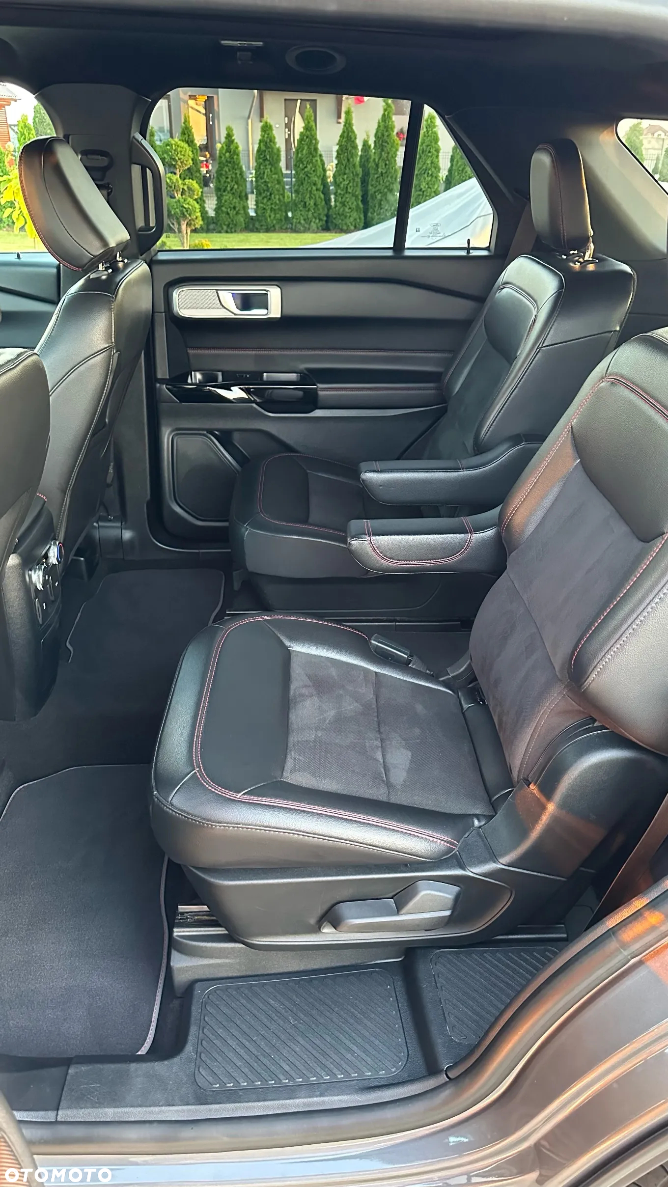 Ford Explorer - 14