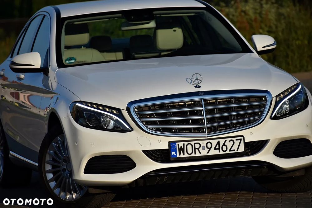 Mercedes-Benz Klasa C 180 9G-TRONIC Exclusive - 19