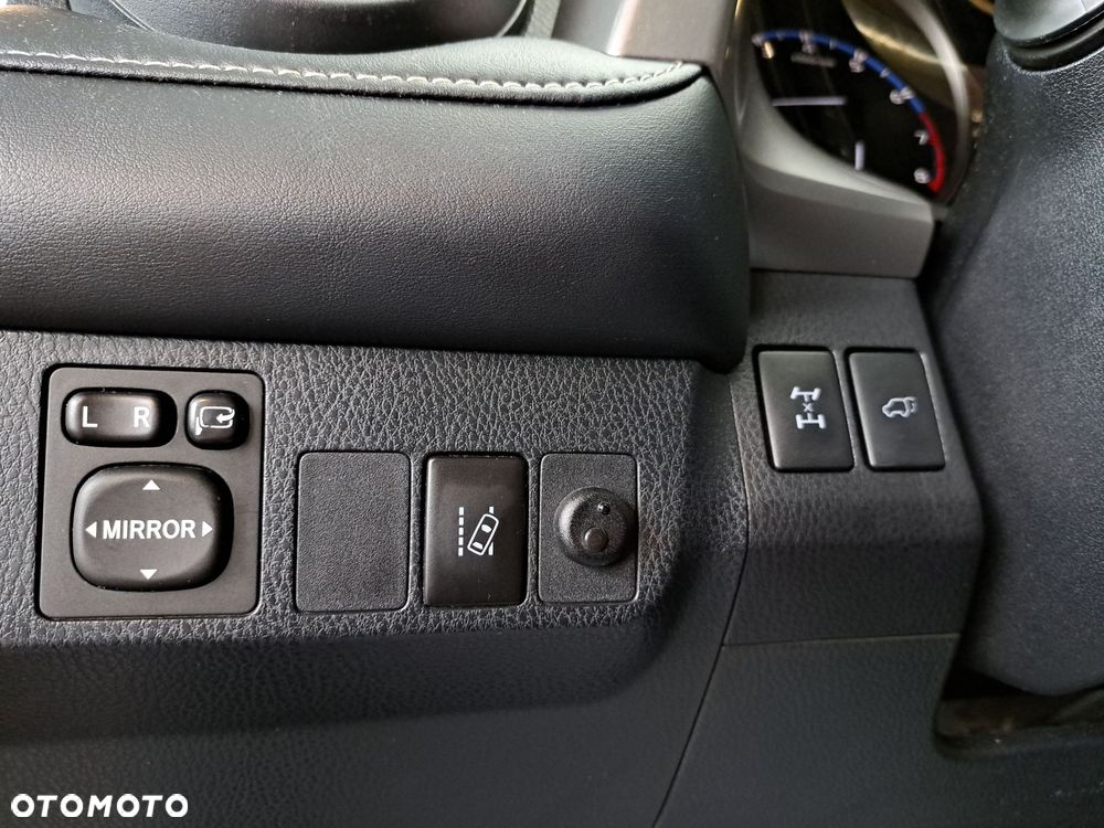 Toyota RAV4 2.0 Premium 4x4 - 33