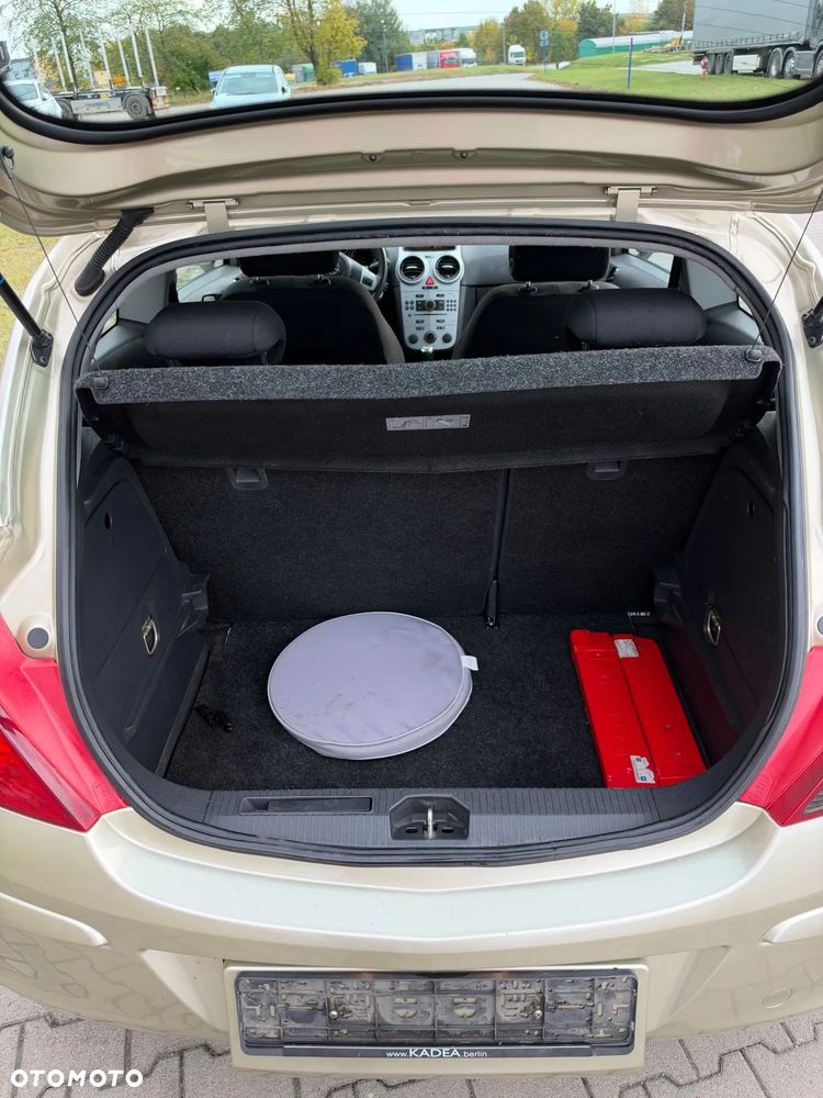 Opel Corsa 1.2 16V Essentia - 19