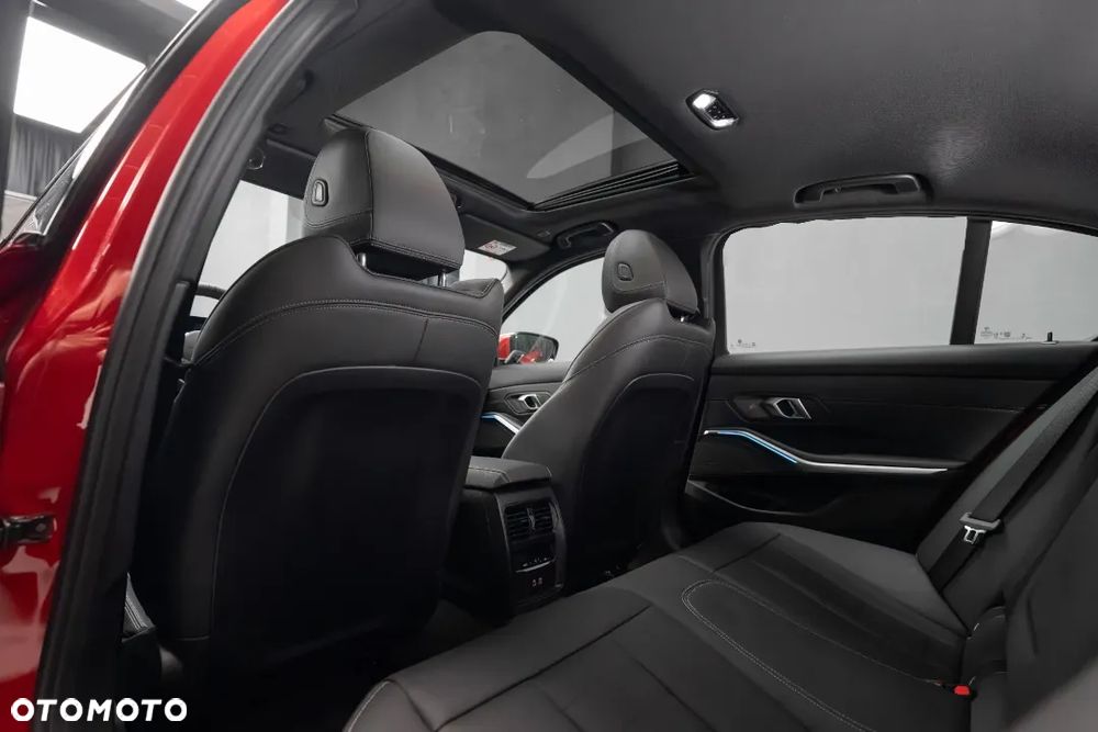 BMW Seria 3 320d xDrive mHEV M Sport - 27