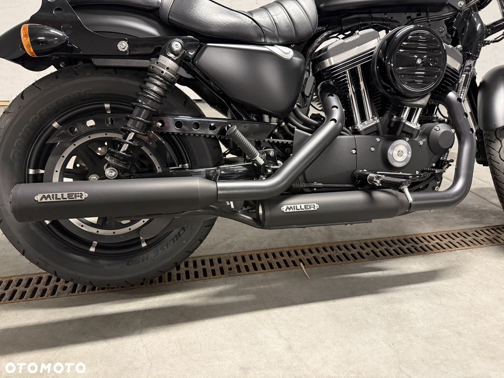 Harley-Davidson Sportster Iron 883 - 12