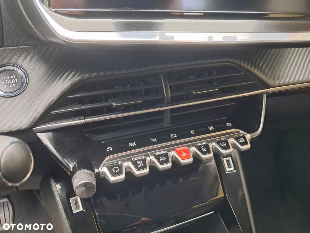 Peugeot 208 PureTech 100 Allure - 23