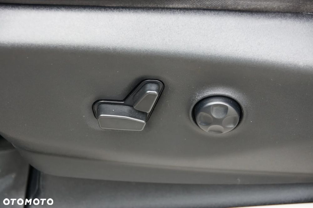 Chrysler Pacifica - 23