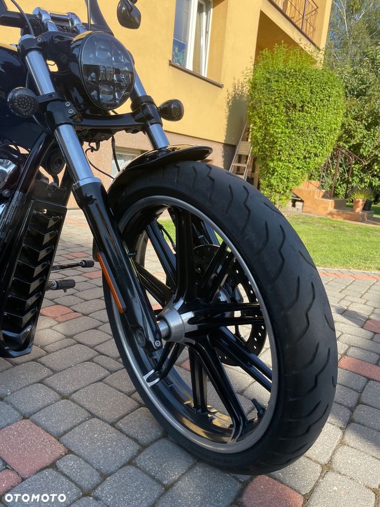 Harley-Davidson FXSB Breakout - 3