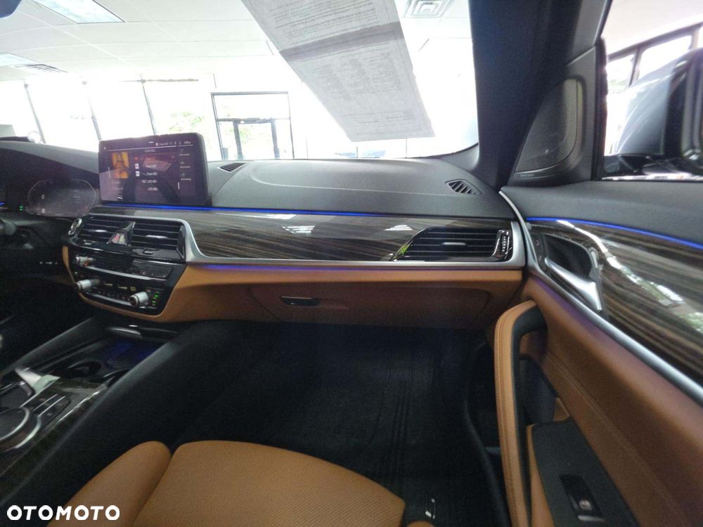 BMW Seria 5 530i M Sport Edition - 13