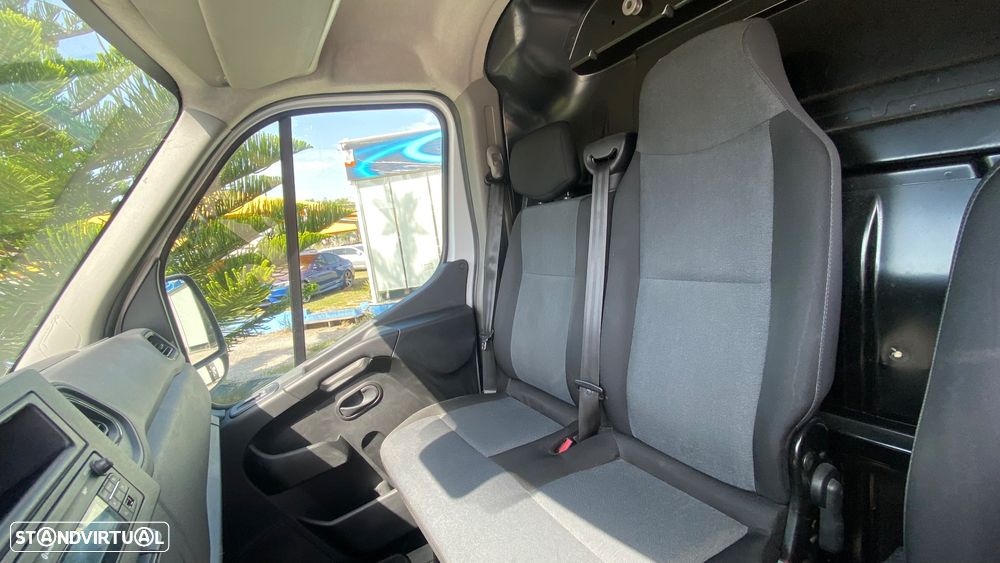 Renault Master III 2.3 dCi L2H2 3.5T - 24