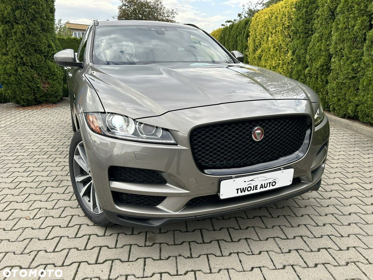 Jaguar F-Pace 2.0 i4P AWD Prestige - 1