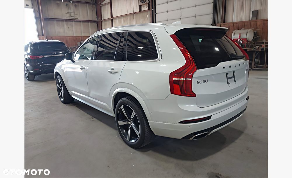 Volvo XC 90 - 8