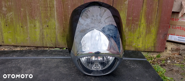 Suzuki VS1800 Intruder lampa reflektor
