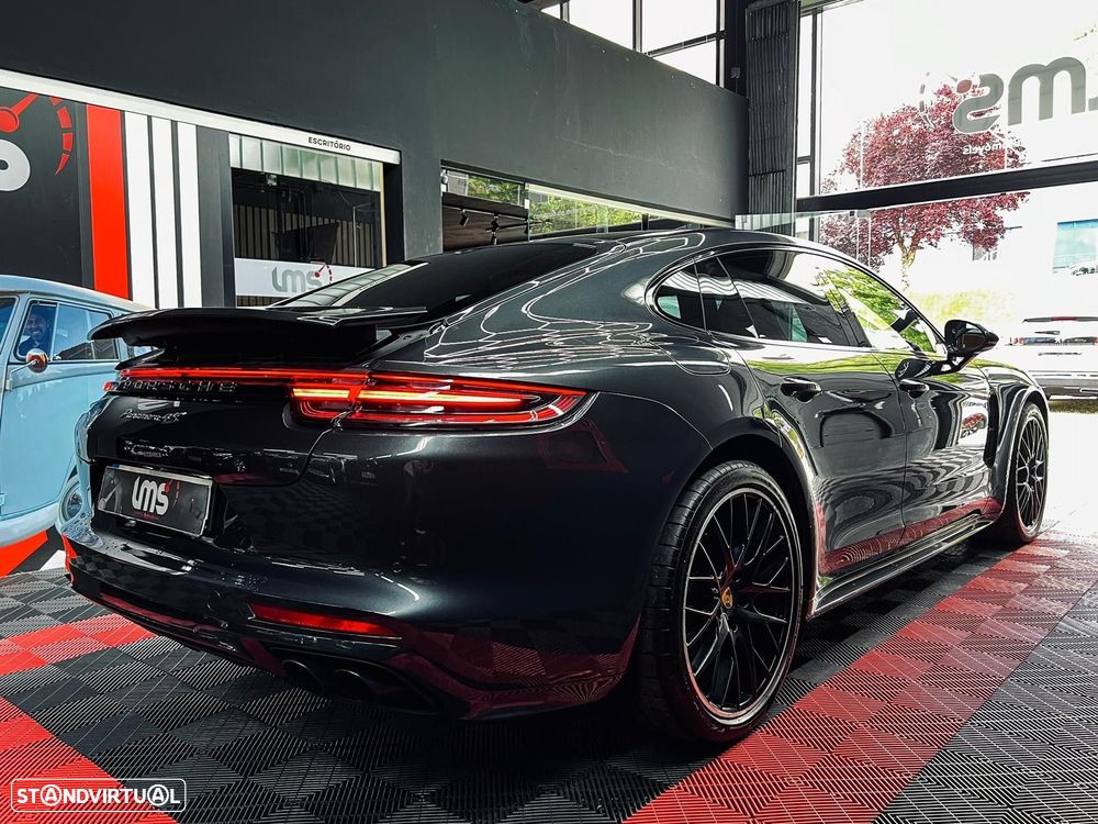 Porsche Panamera 4 S - 8
