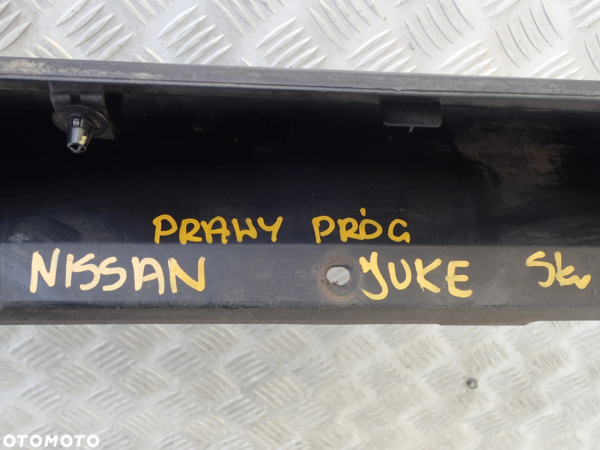 LISTWA PROGOWA PRAWA NISSAN JUKE  76850 1KA6A - 9
