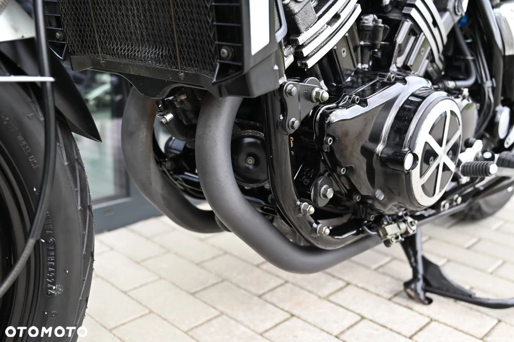 Yamaha V-MAX - 17