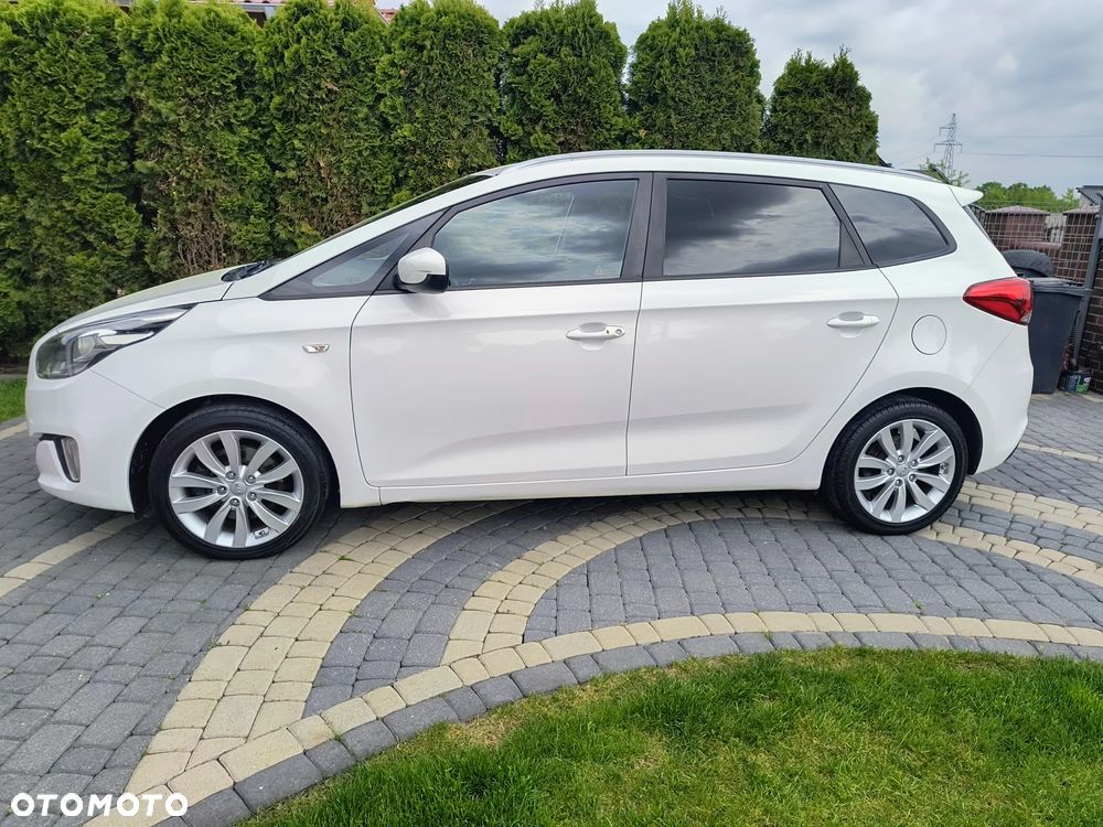 Kia Carens 1.7 CRDi 136 Dream Team Edition - 9