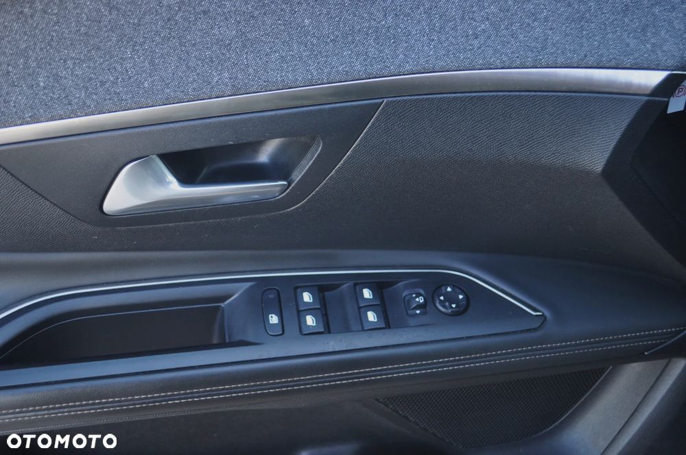 Peugeot 3008 PureTech 130 Style - 32