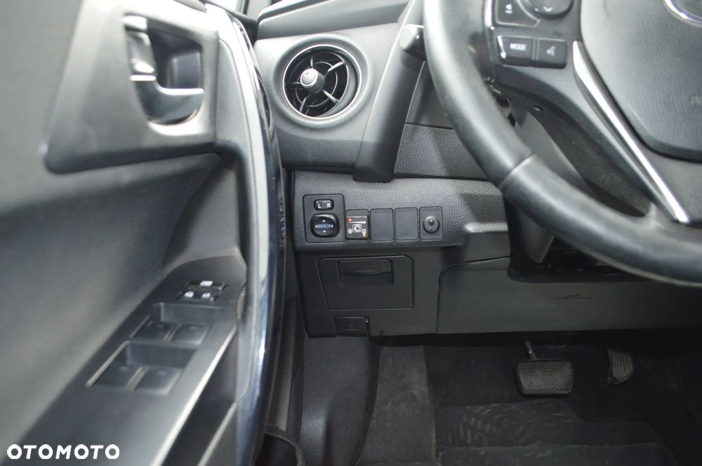 Toyota Auris 1.8 HSD Luna - 16