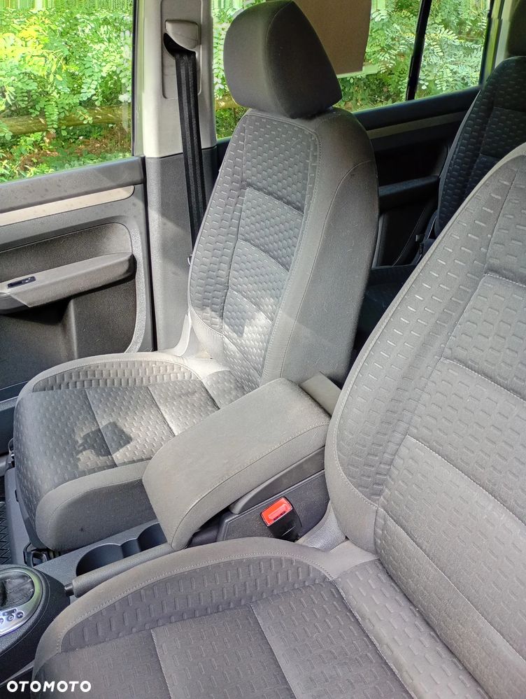 Volkswagen Touran 1.9 TDI DPF Highline DSG - 9