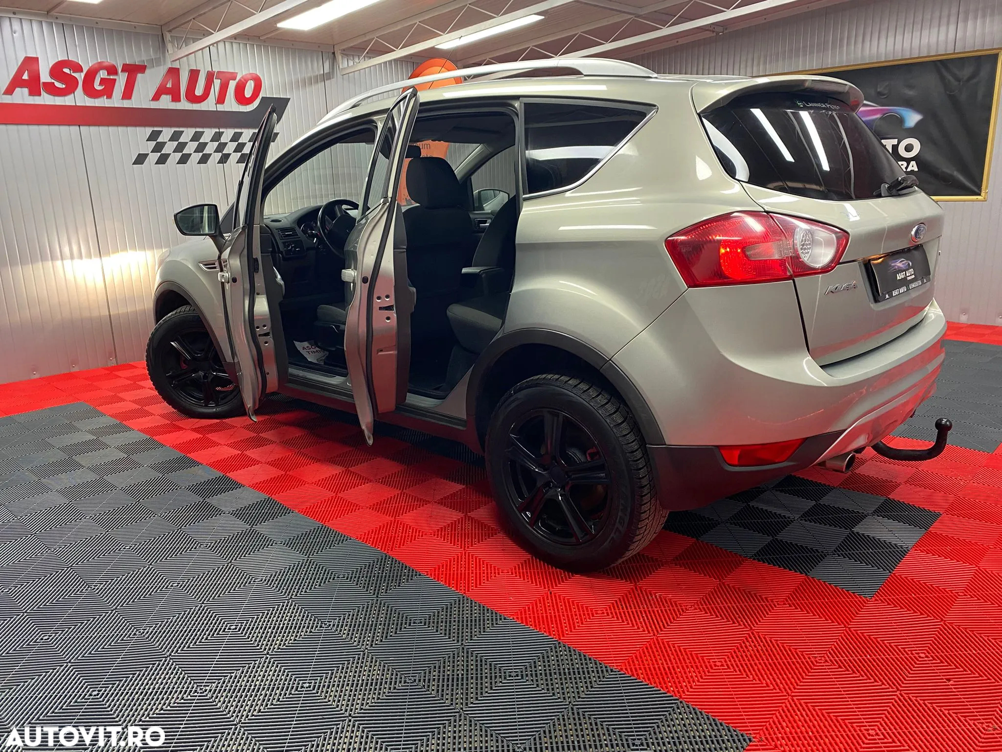 Ford Kuga - 17
