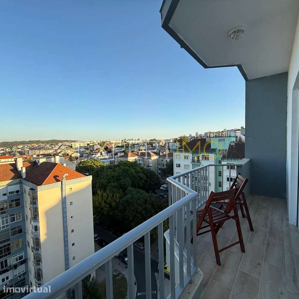 Apartamento com 3 quartos totalmente remodelado na Reboleira... - Grande imagem: 2/12