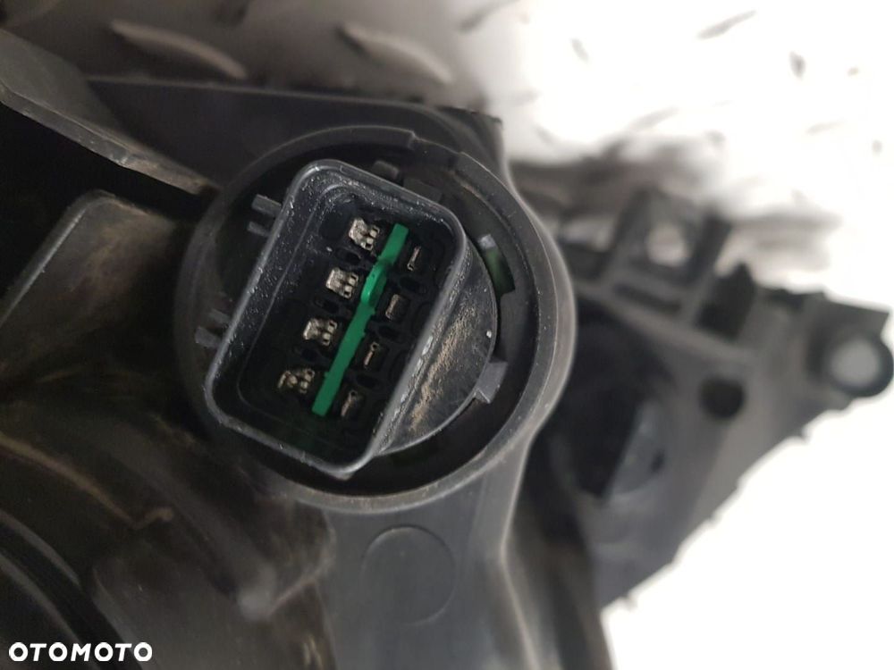 KIA SPORTAGE 3 III 10-15 LAMPA PRAWA PRZEDNIA PRZÓD SOCZEWKA + LED IGŁA 92102-3U250  EUROPA - 9