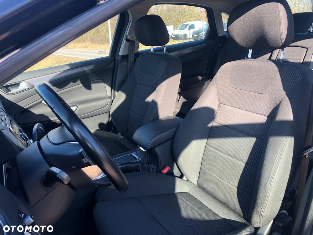 Ford Mondeo 1.6 T Ghia - 11