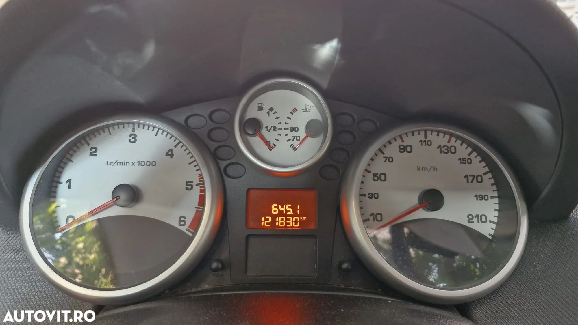 Peugeot 207 1.4HDI Trendy - 1