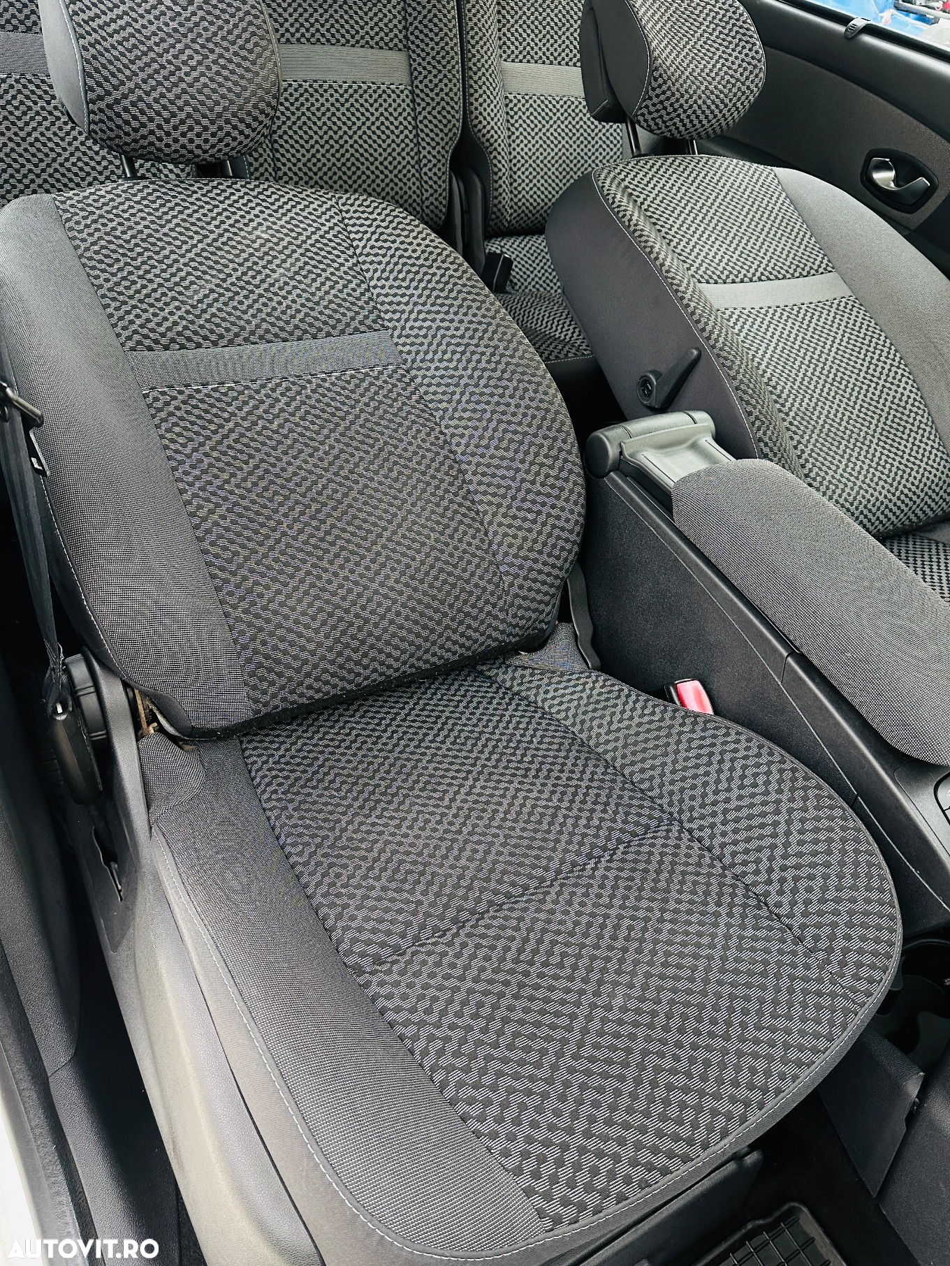 Renault Scenic - 25