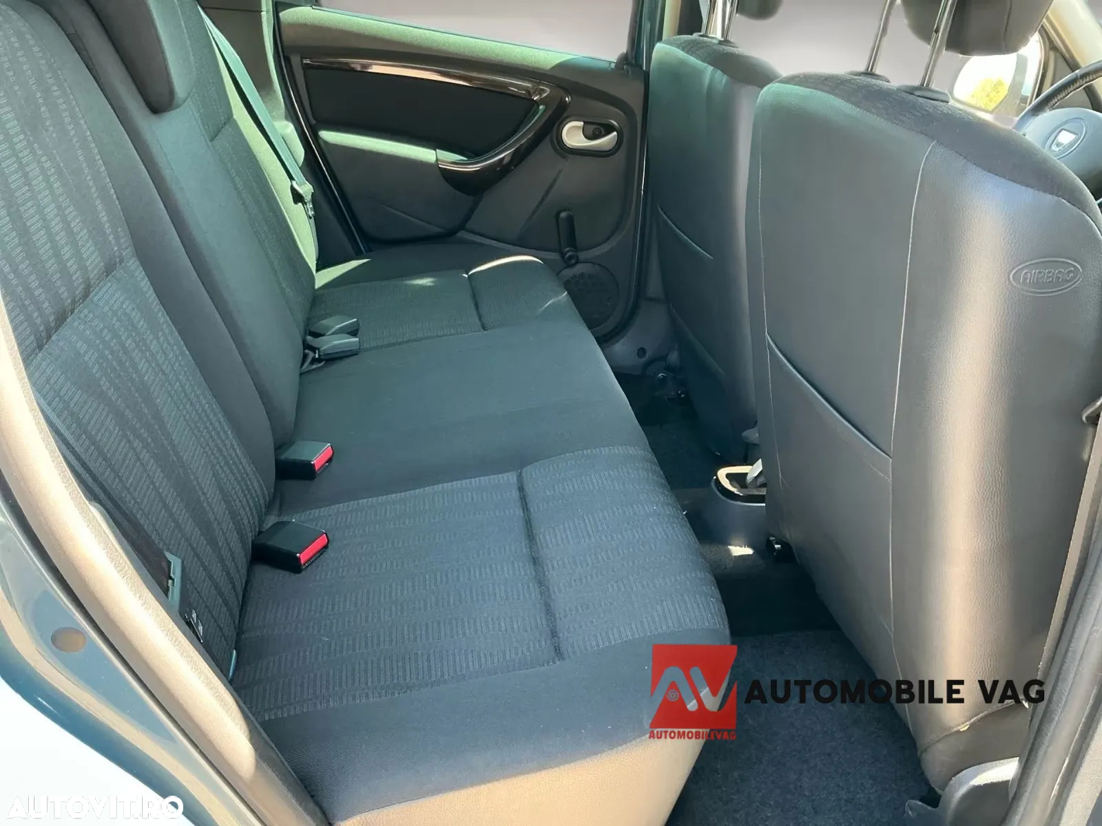 Dacia Duster 1.5 dCi 4x4 Laureate - 9